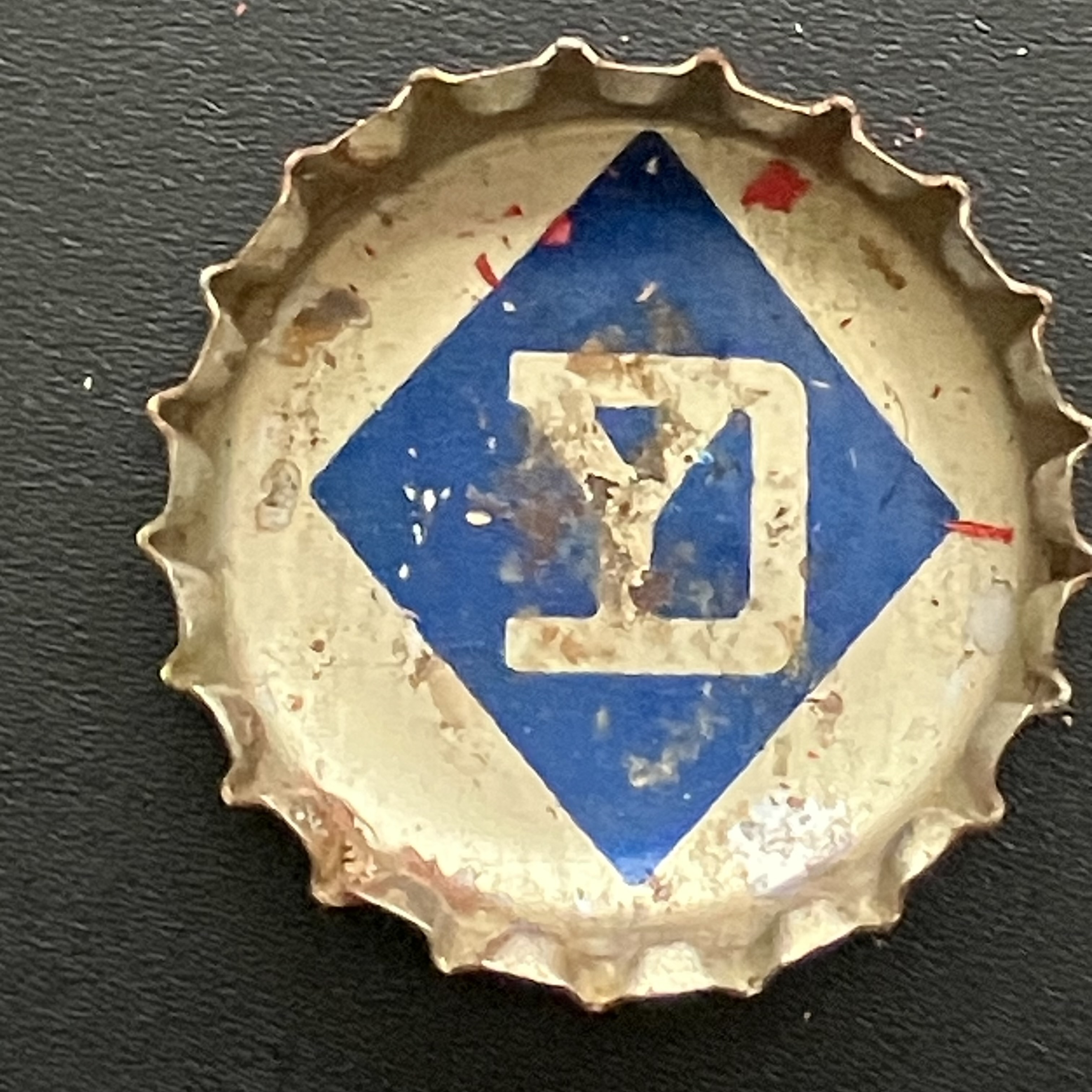 crown-cap liner of US Army insignia for 26th Division