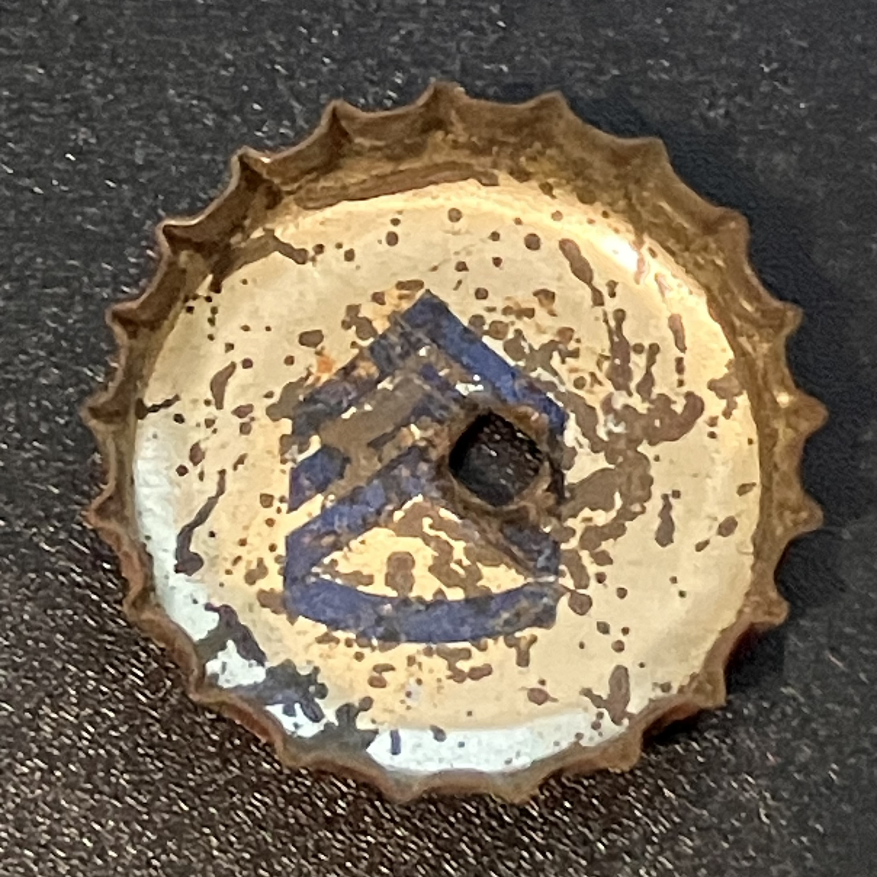 crown-cap liner of unadvertised variant