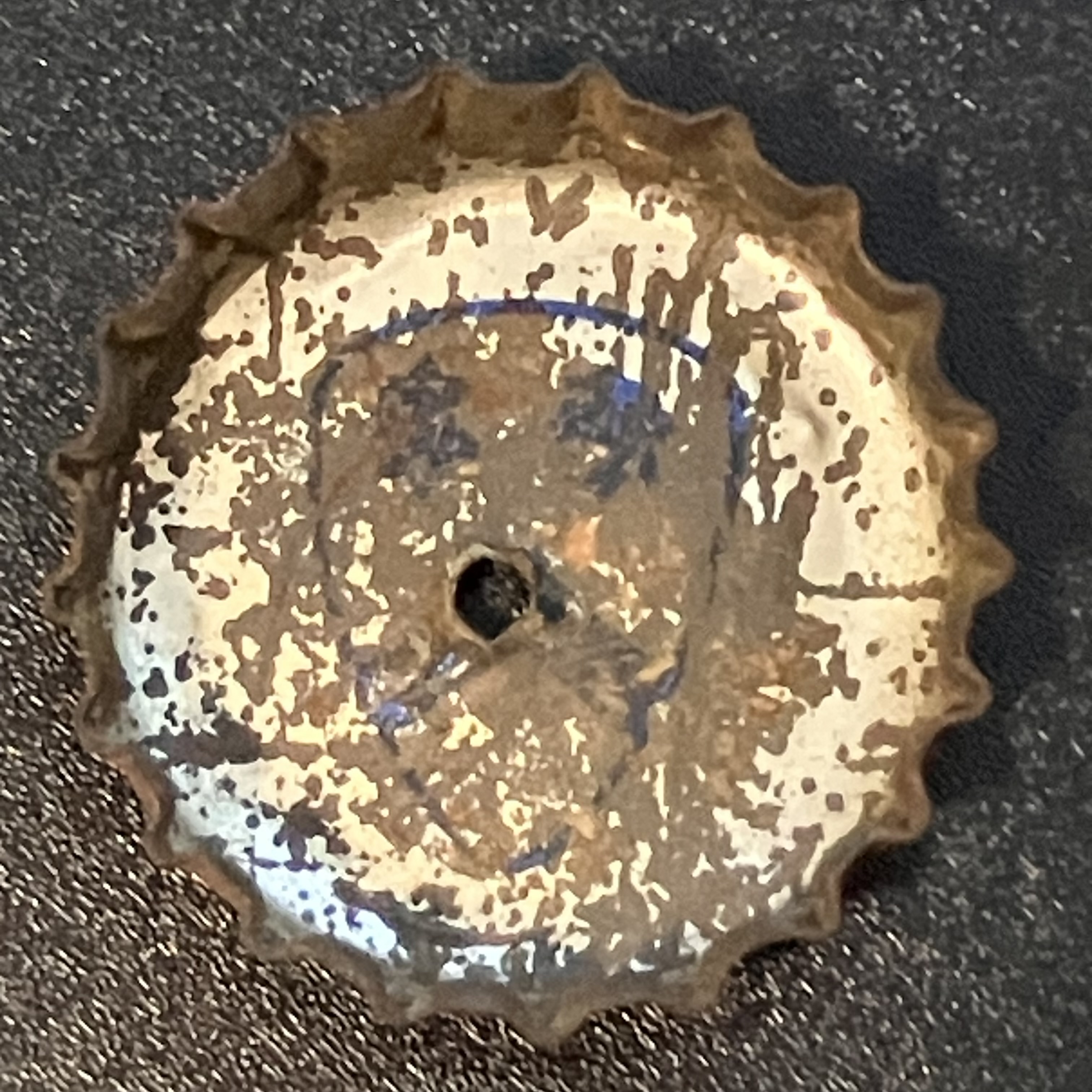 crown-cap liner of unadvertised variant