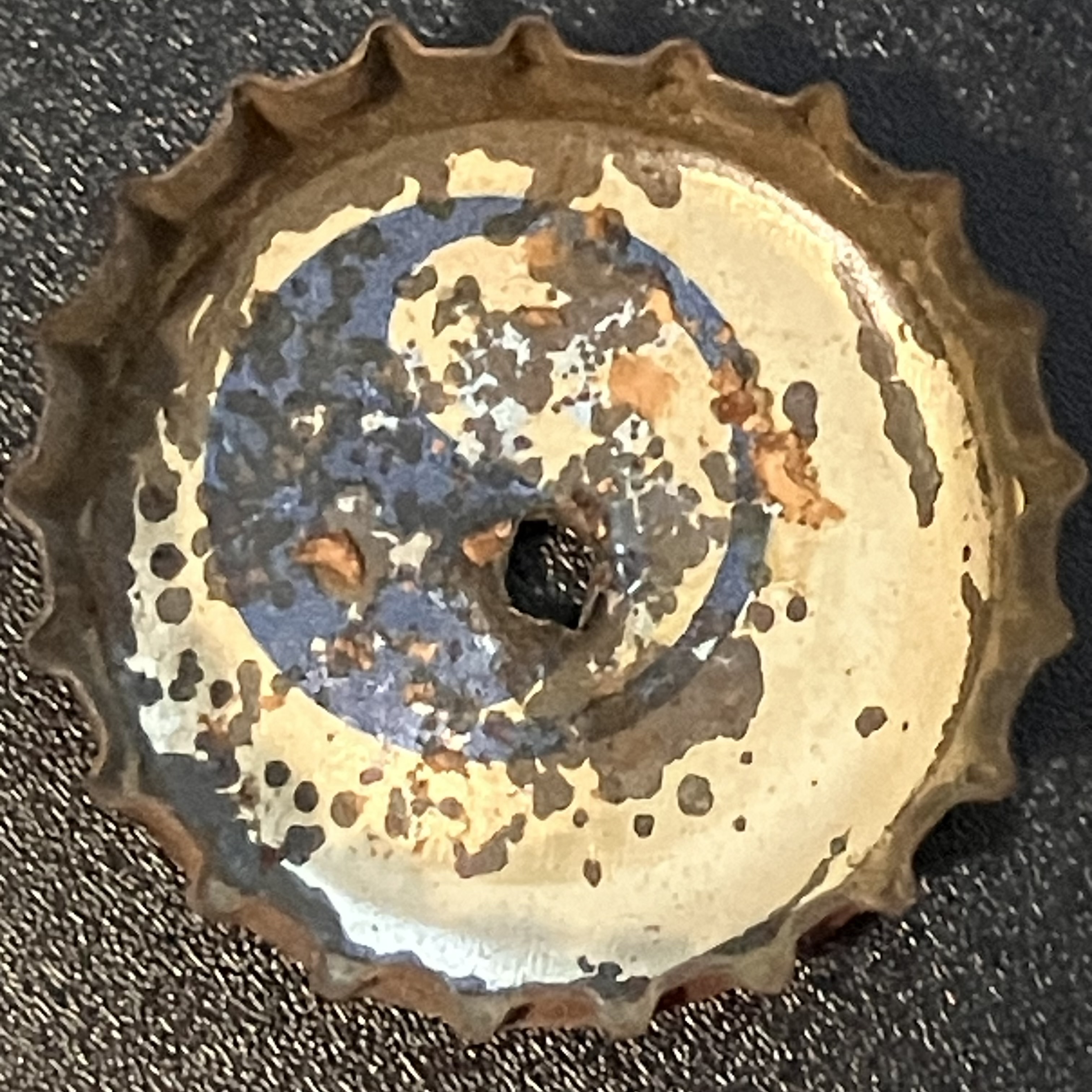 crown-cap liner of unadvertised variant