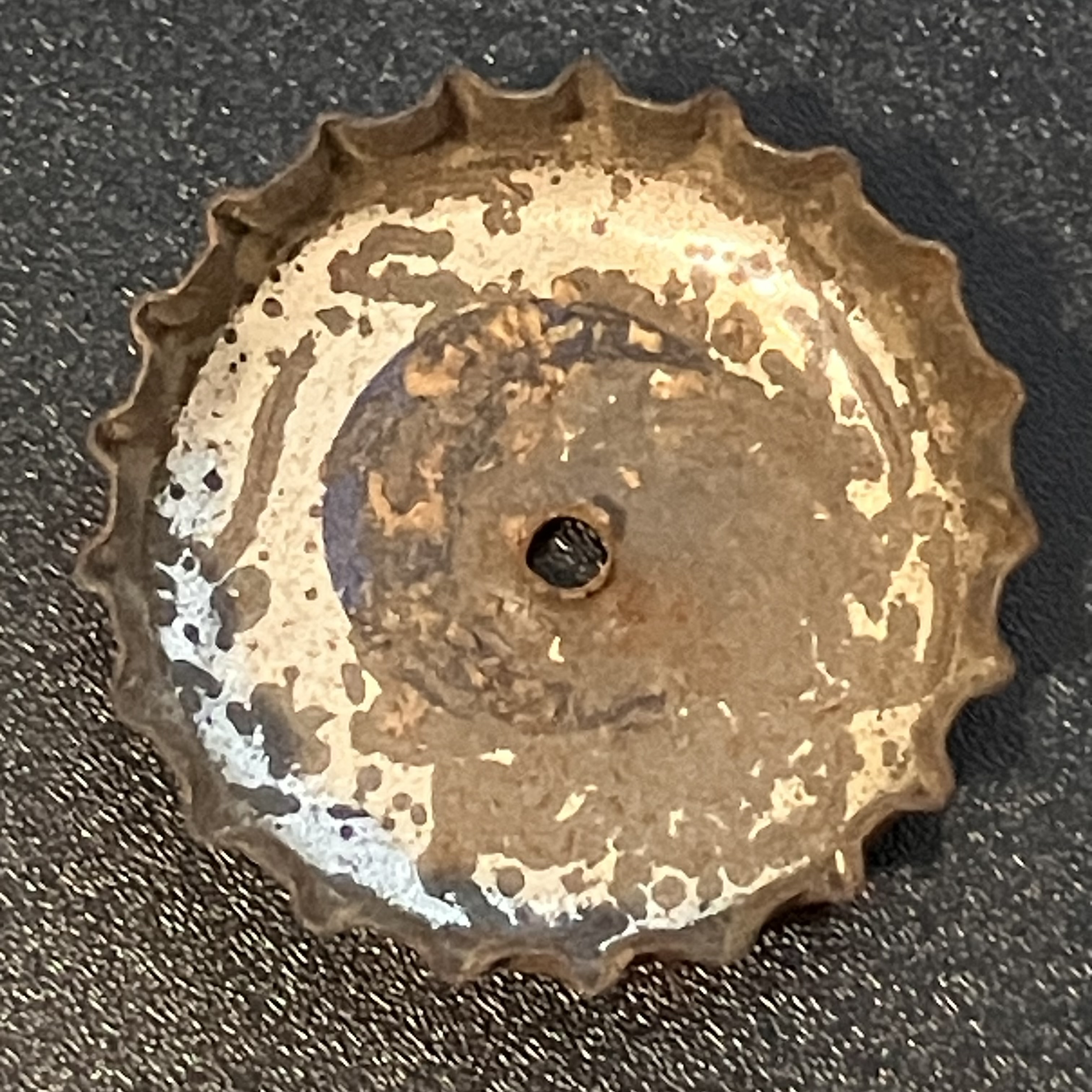 crown-cap liner of unadvertised variant