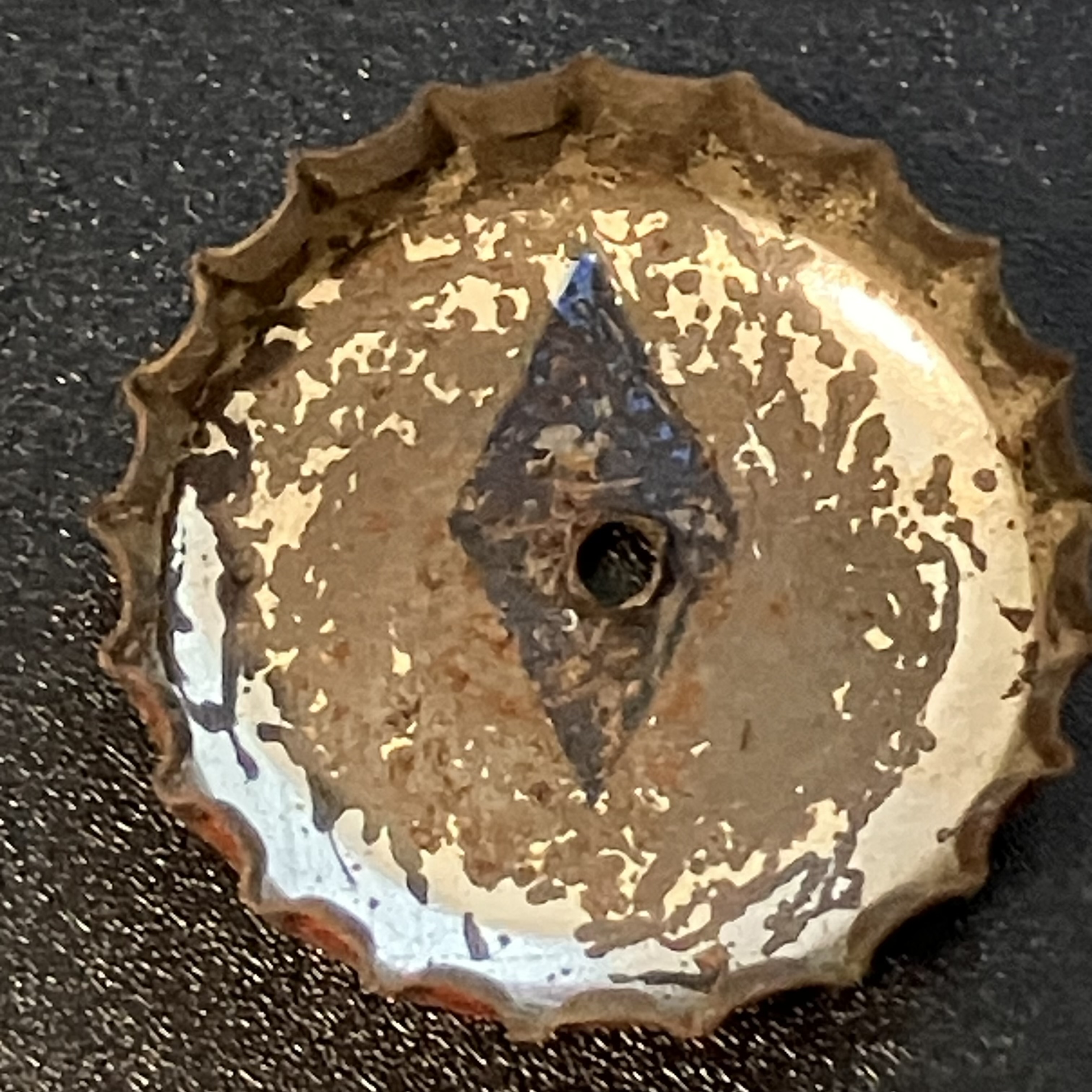 crown-cap liner of unadvertised variant