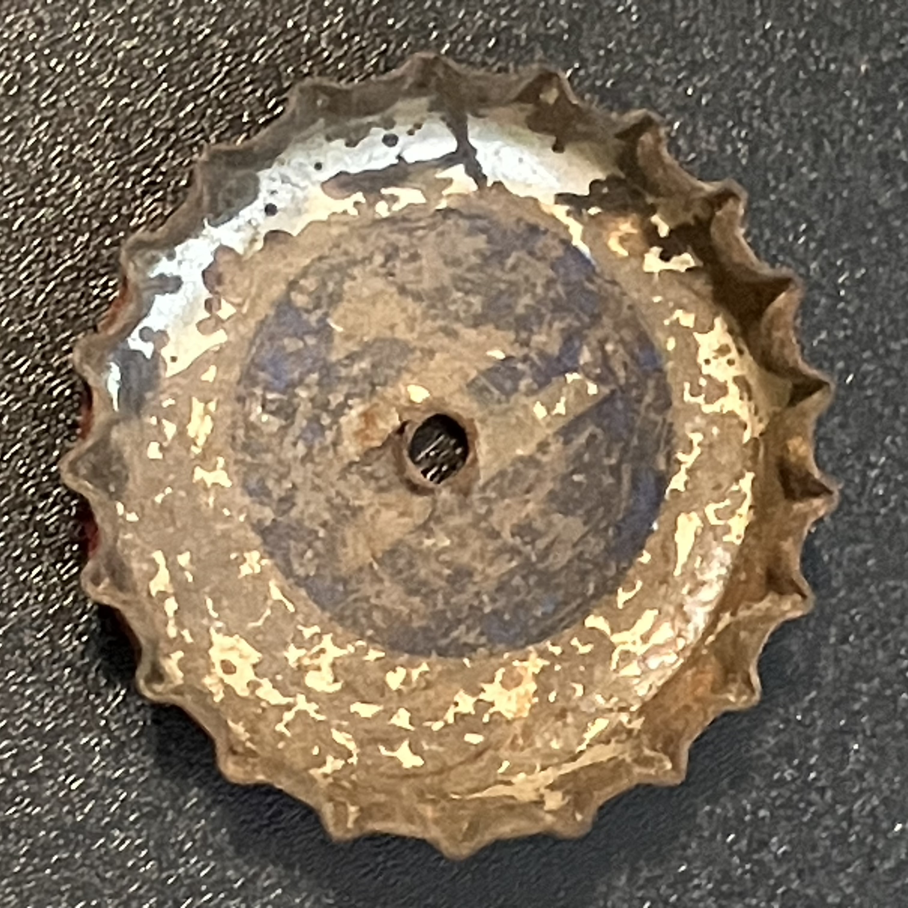 crown-cap liner of unadvertised variant