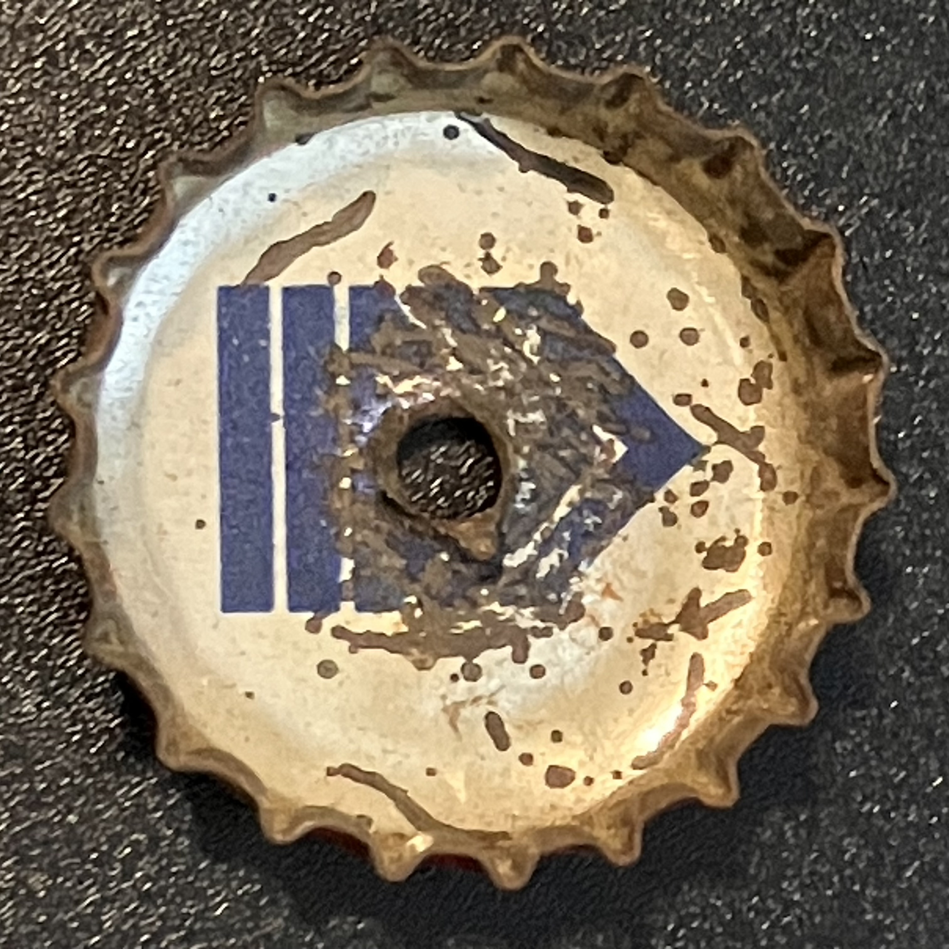 crown-cap liner of unadvertised variant